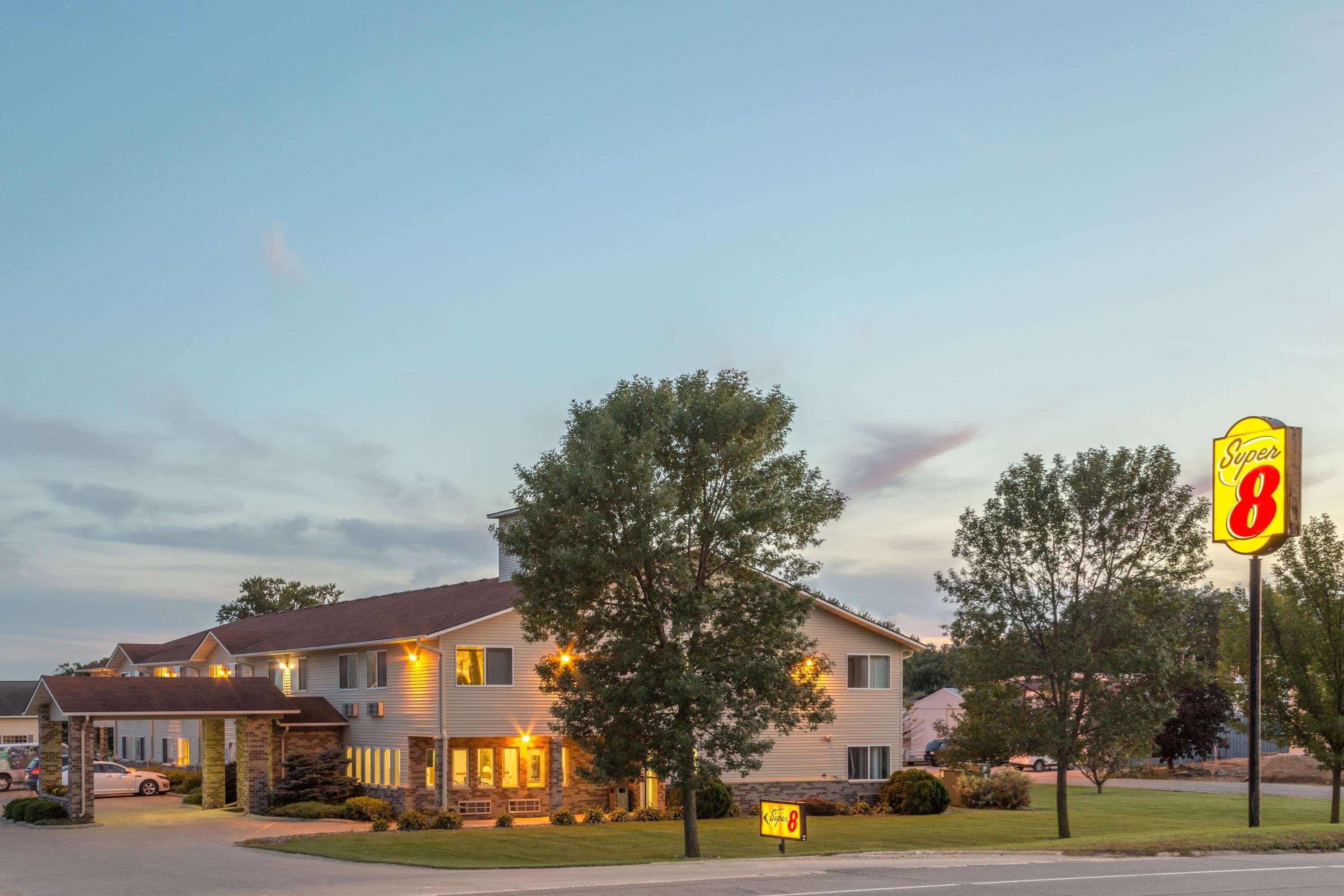 Super 8 By Wyndham Cresco Ia Exterior foto